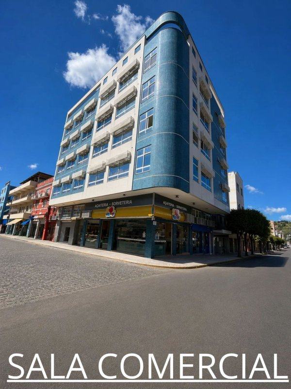 Sala comercial em frente à praça central – foto 1