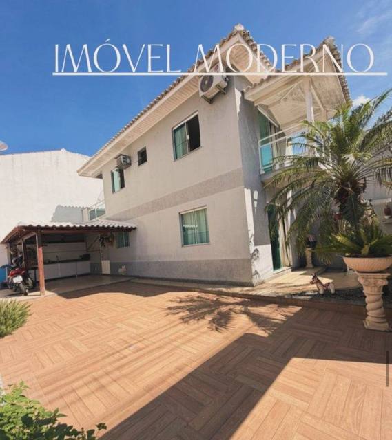 Casa moderna na Av. Columbino T. de Siqueira