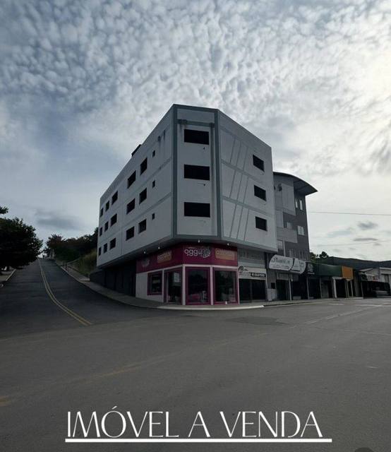 Prédio comercial para investimento no Lia Márcia