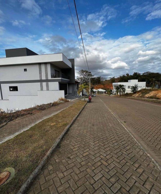 Terreno no Condomínio Bella Aurora, Itaperuna – foto 2