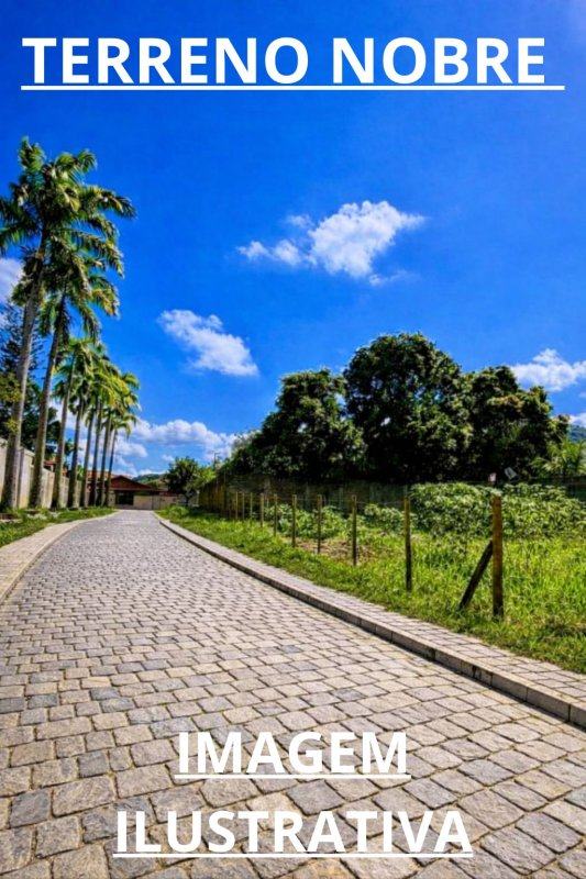 Terreno de 405 m² no Jardim Valéria – foto 1