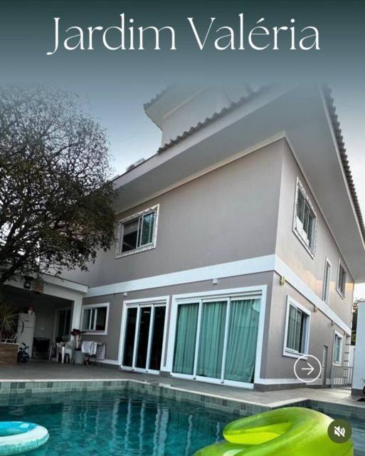 Casa com piscina no Jardim Valéria