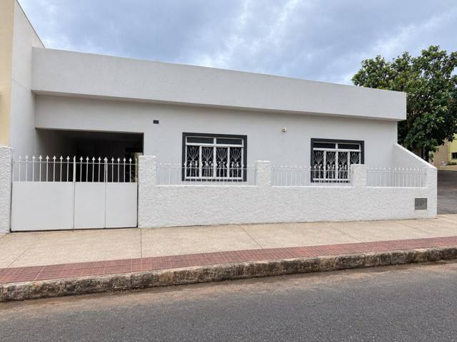 Casa comercial no Centro de Bom Jesus do Norte
